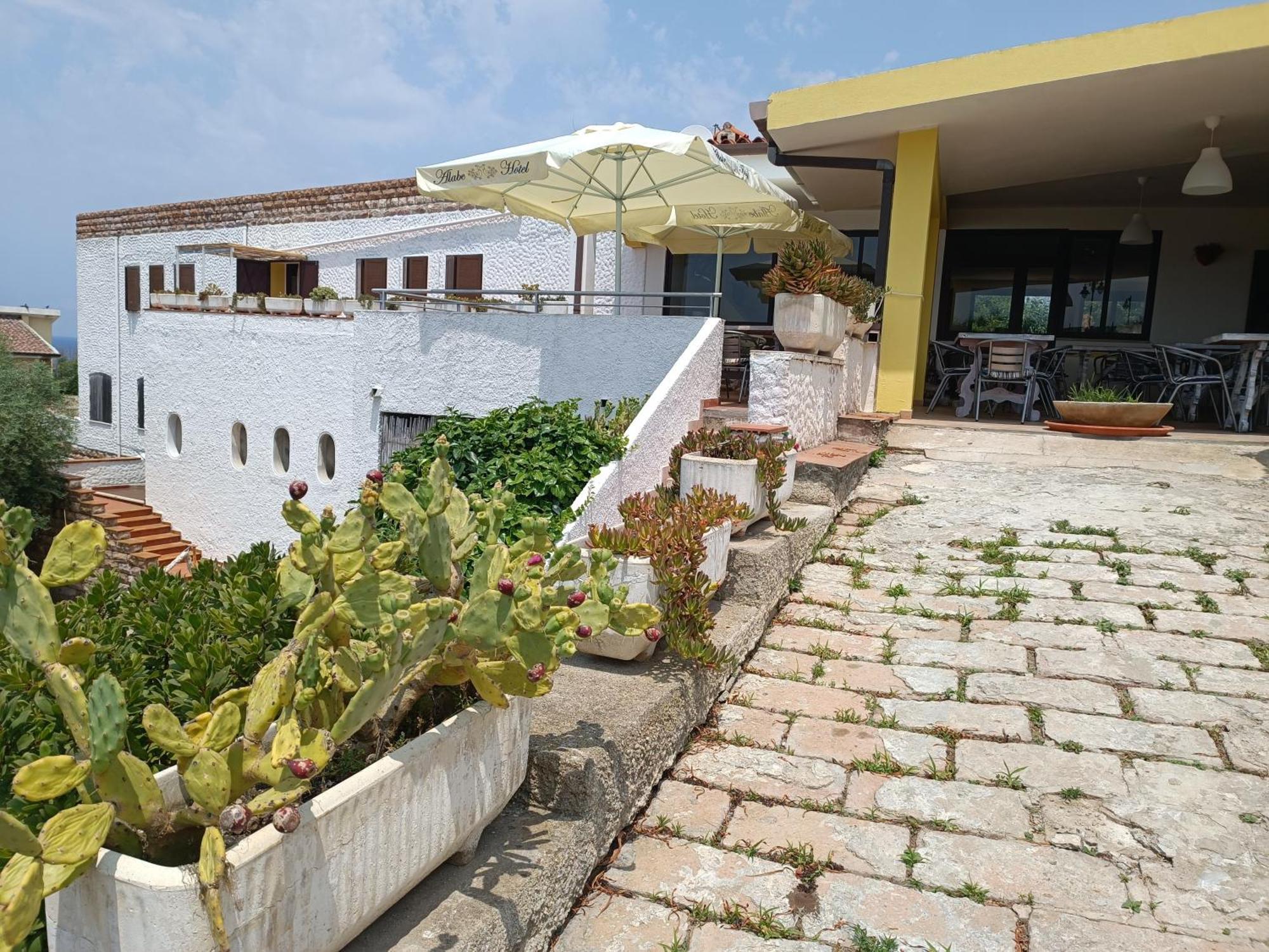 Alabe Hotel Marina Di Tresnuraghes Exterior photo